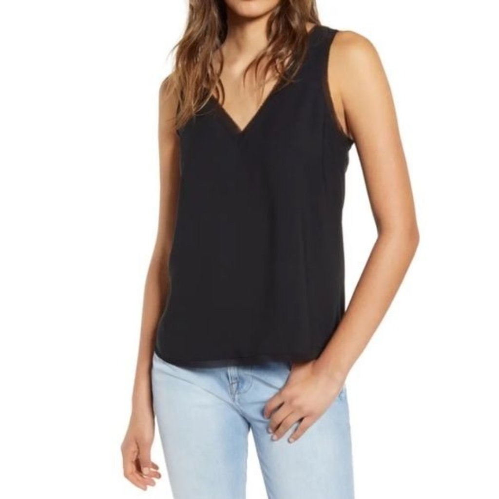 Chelsea28 Black Raw Edge V-Neck Chiffon Tank Top | Extra Extra Small